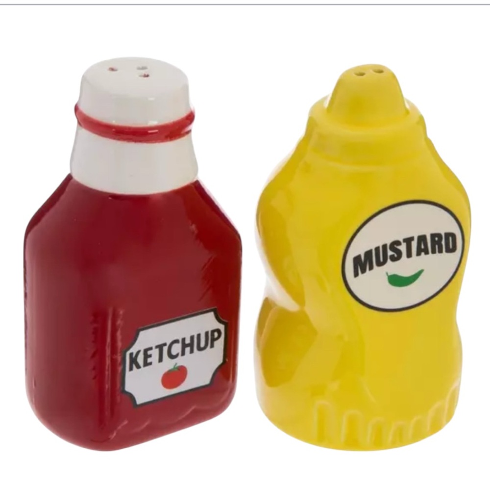 Ketchup and Mustard Salt & Pepper Shakers NIP